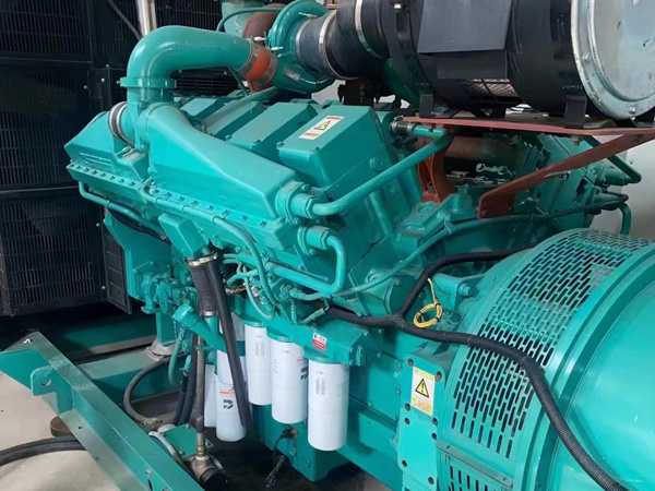 庆安更换100kW柴油发电机组机油时，需要注意哪些事项？